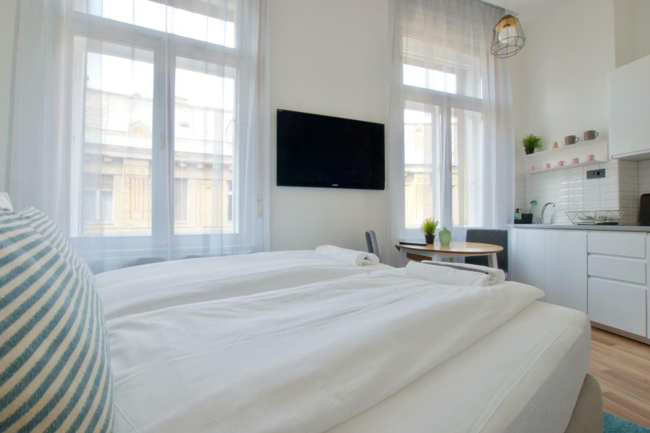 Standard Apartment By Hi5 - Anker 1 Budapest Exterior photo
