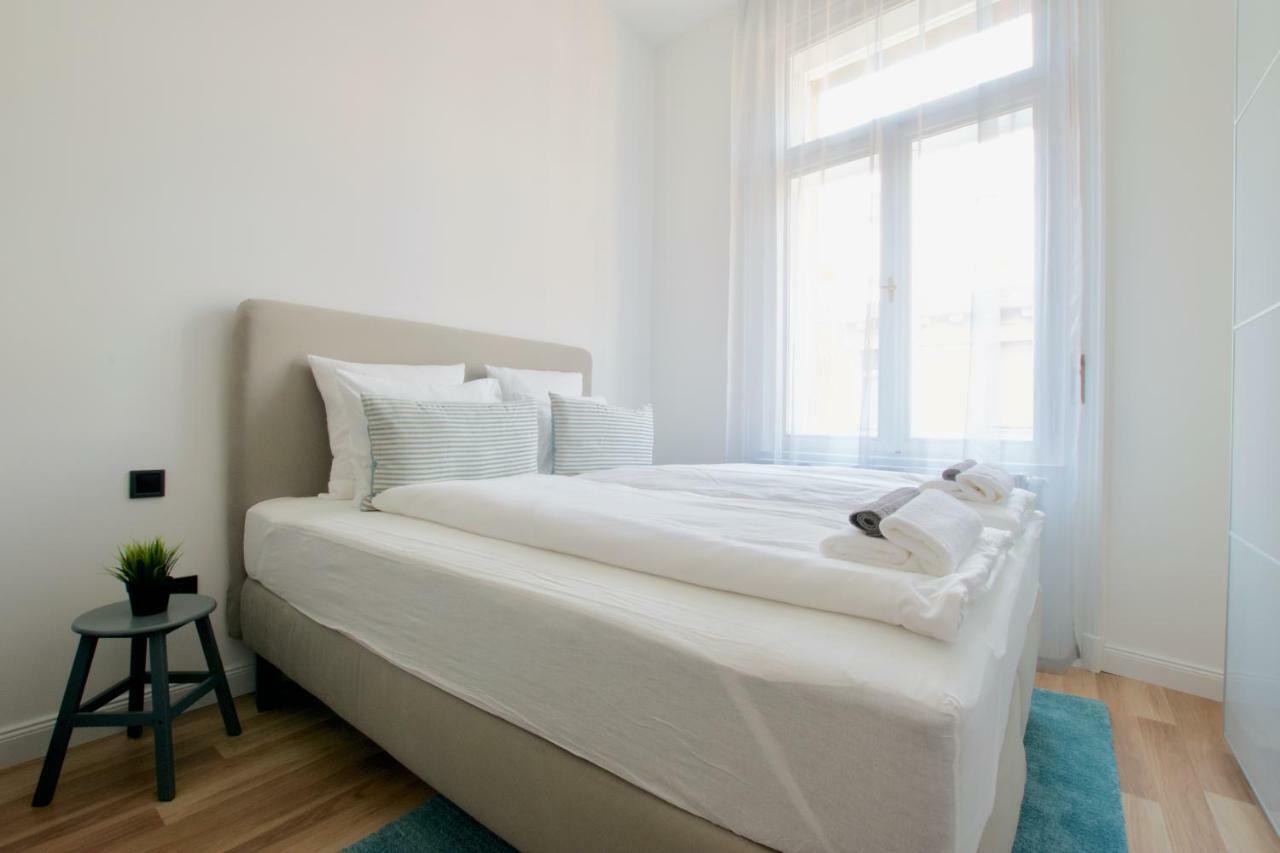 Standard Apartment By Hi5 - Anker 1 Budapest Exterior photo