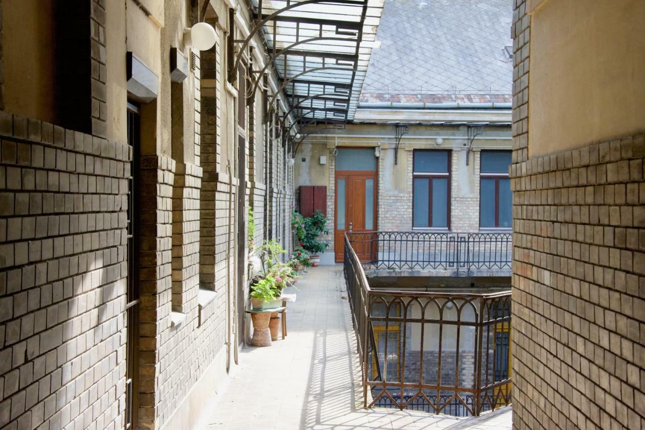 Standard Apartment By Hi5 - Anker 1 Budapest Exterior photo