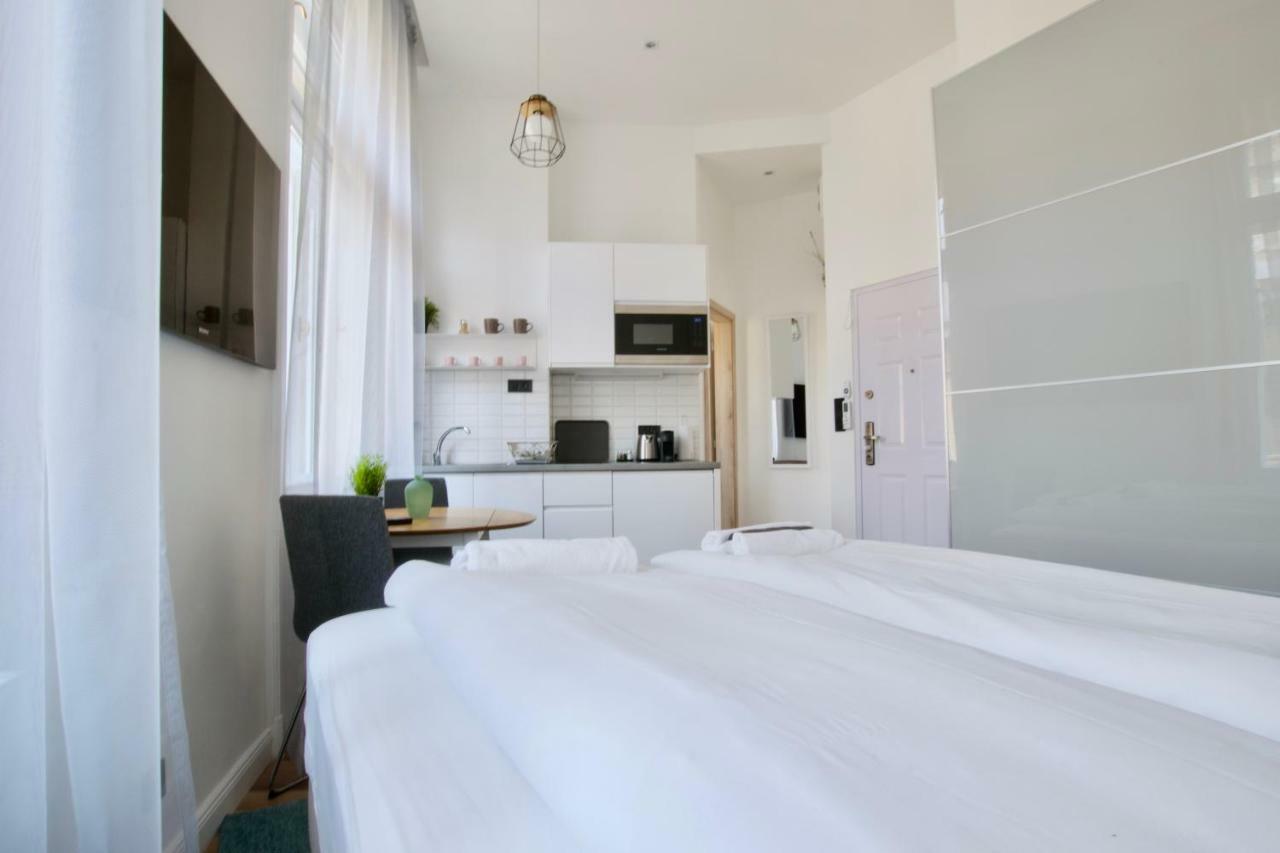 Standard Apartment By Hi5 - Anker 1 Budapest Exterior photo